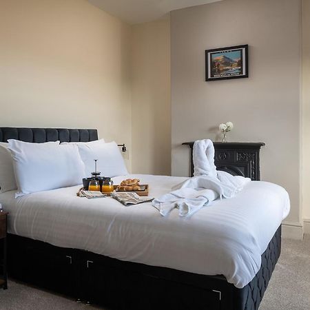 Orme Lodge Ландъндо Екстериор снимка