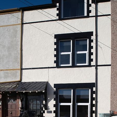 Orme Lodge Ландъндо Екстериор снимка