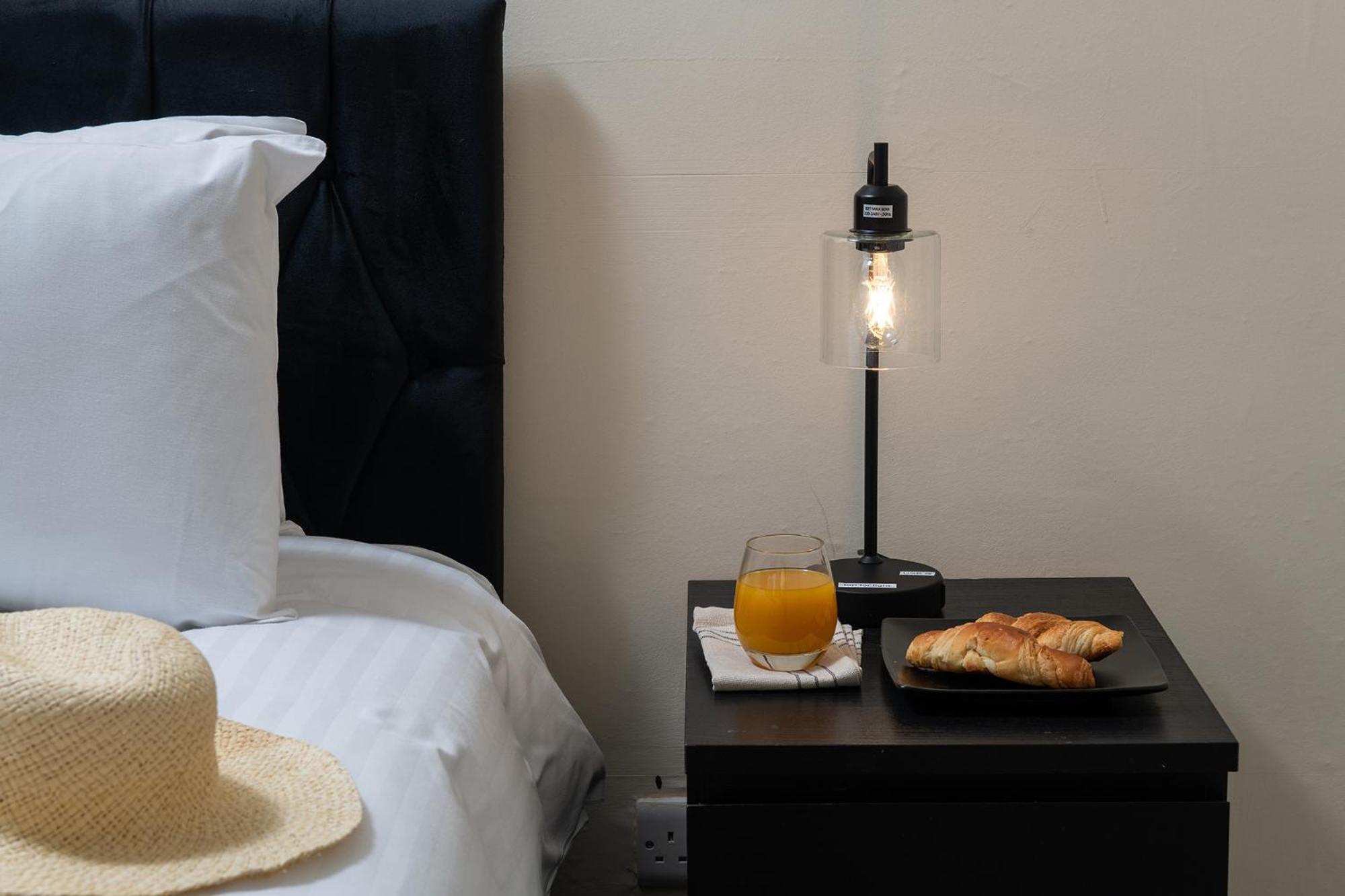 Orme Lodge Ландъндо Екстериор снимка