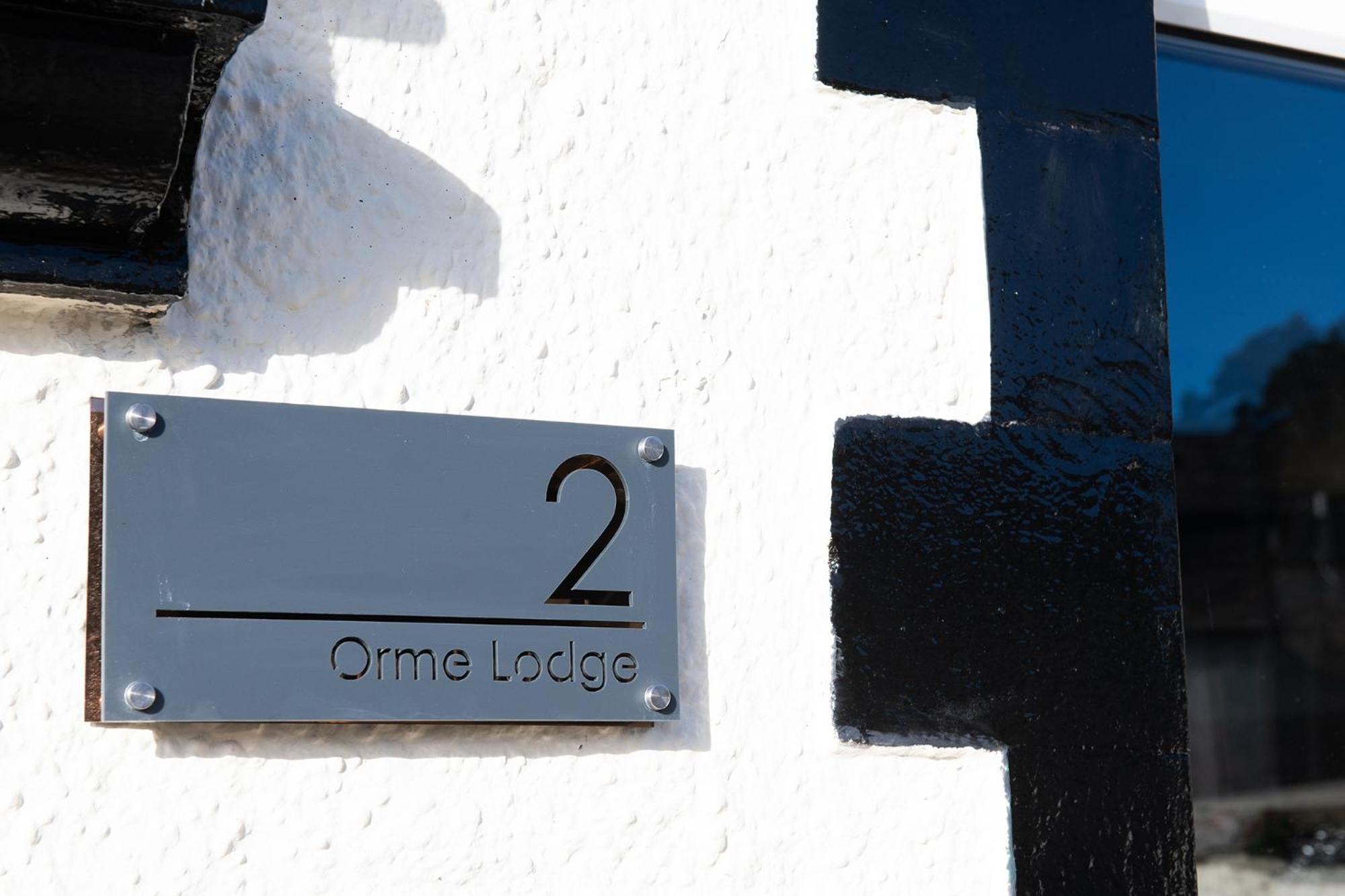 Orme Lodge Ландъндо Екстериор снимка